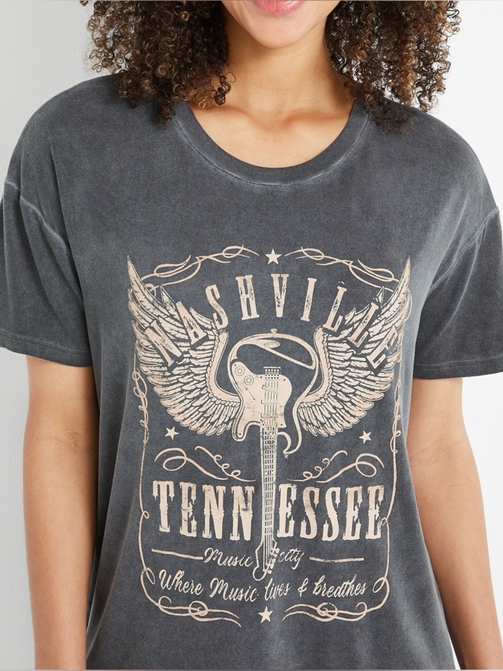 Maurices Nashville TN Wings Graphic Tee Dark Gray Relaxed Fit Medium Women’s